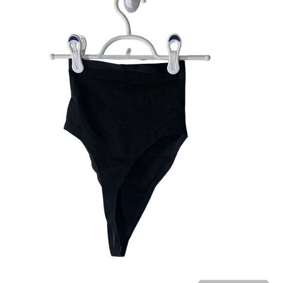 SKIMS NEW XXS Onyx Black Seamless‎ Sculpting Mid Waist Thong - Picture 7 of 7